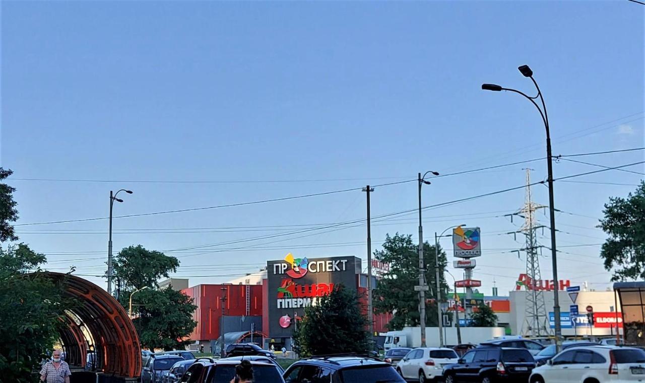 Просторі Апартаменти Kiev Esterno foto